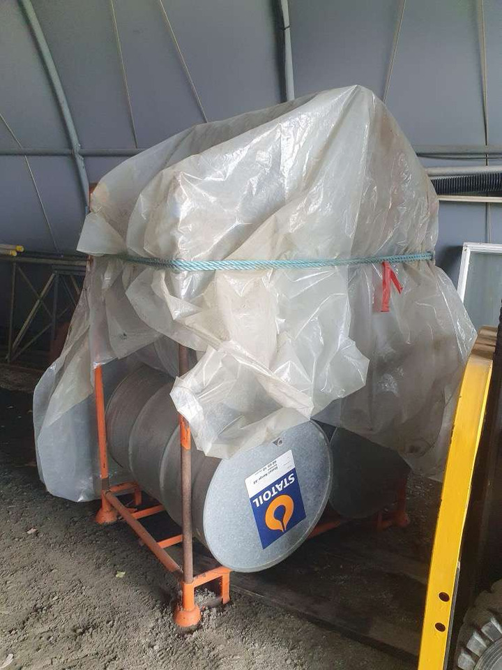 5 stk tank 200l - Instrument/ Oprema: slika 2 5 stk tank 200l - Instrument/ Oprema: slika 2