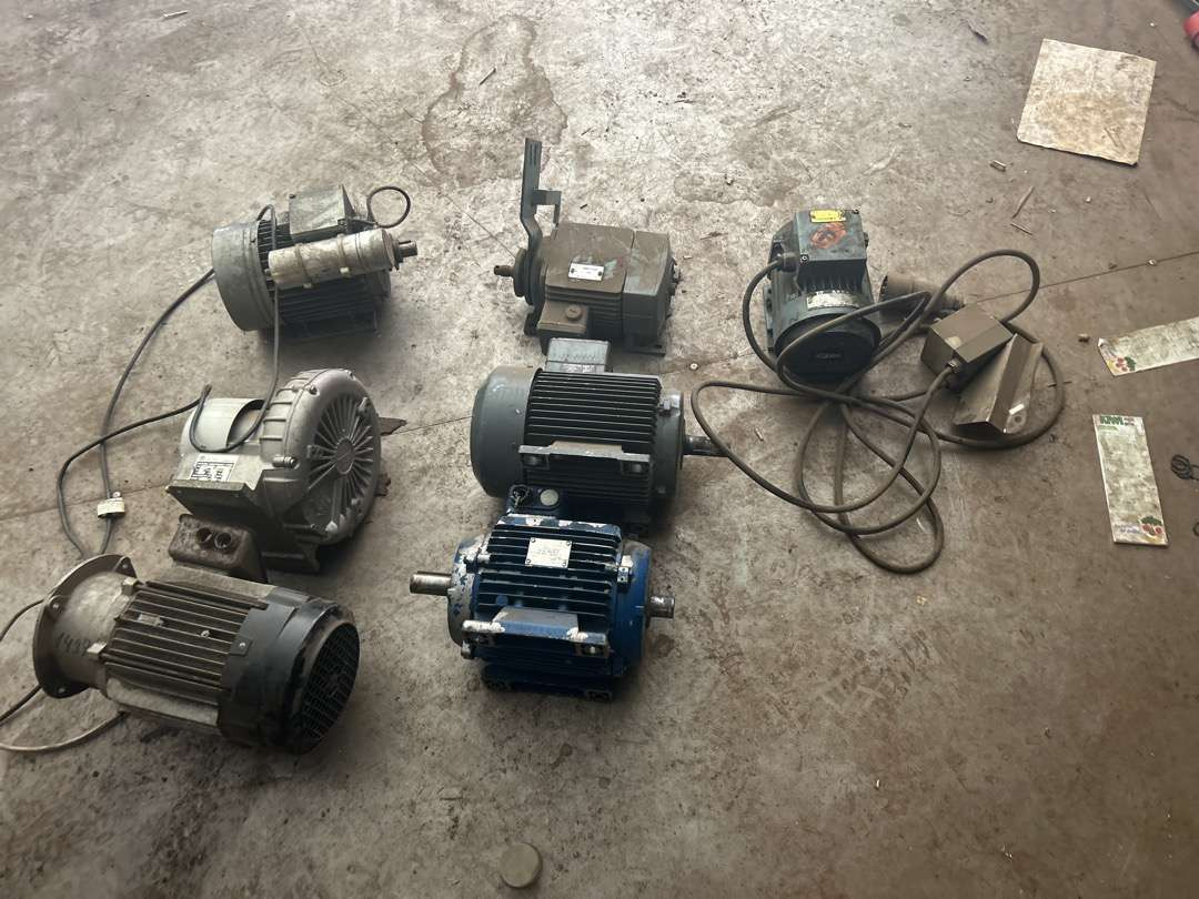 7 stk. elektromotorer (uten minstepris) - Гаражна опрема: slika 2 7 stk. elektromotorer (uten minstepris) - Гаражна опрема: slika 2