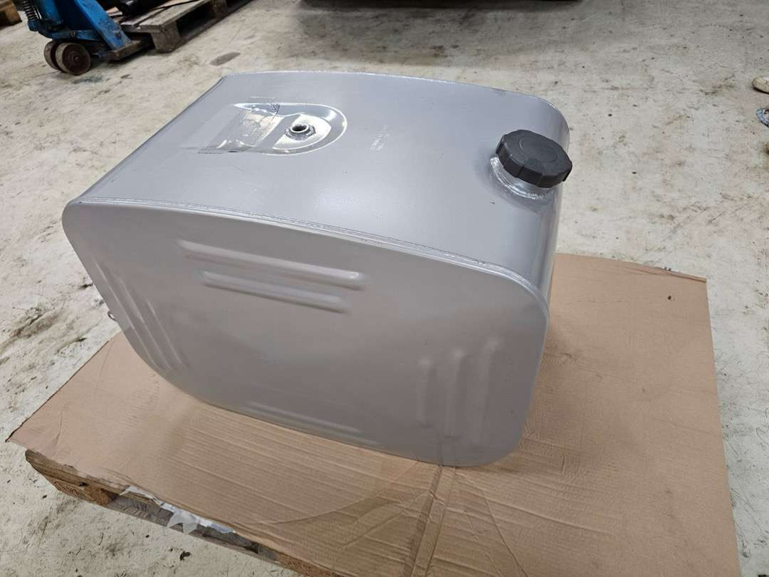 Diesel tank 150 liter til Scania (NY) - Instrument/ Oprema: slika 1 Diesel tank 150 liter til Scania (NY) - Instrument/ Oprema: slika 1