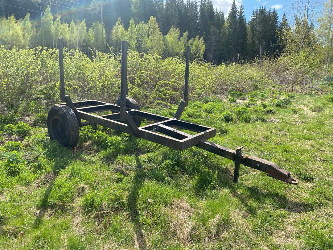 Tømmerhenger til traktor - Prikolica šticarka: slika 2 Tømmerhenger til traktor - Prikolica šticarka: slika 2