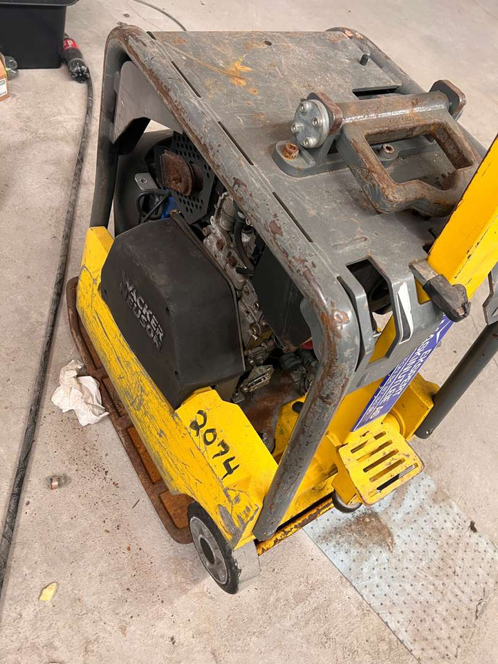 Wacker Neuson 1B30-2 vibroplate 1B30-2 (rep.-objekt) - Instrument/ Oprema: slika 1 Wacker Neuson 1B30-2 vibroplate 1B30-2 (rep.-objekt) - Instrument/ Oprema: slika 1