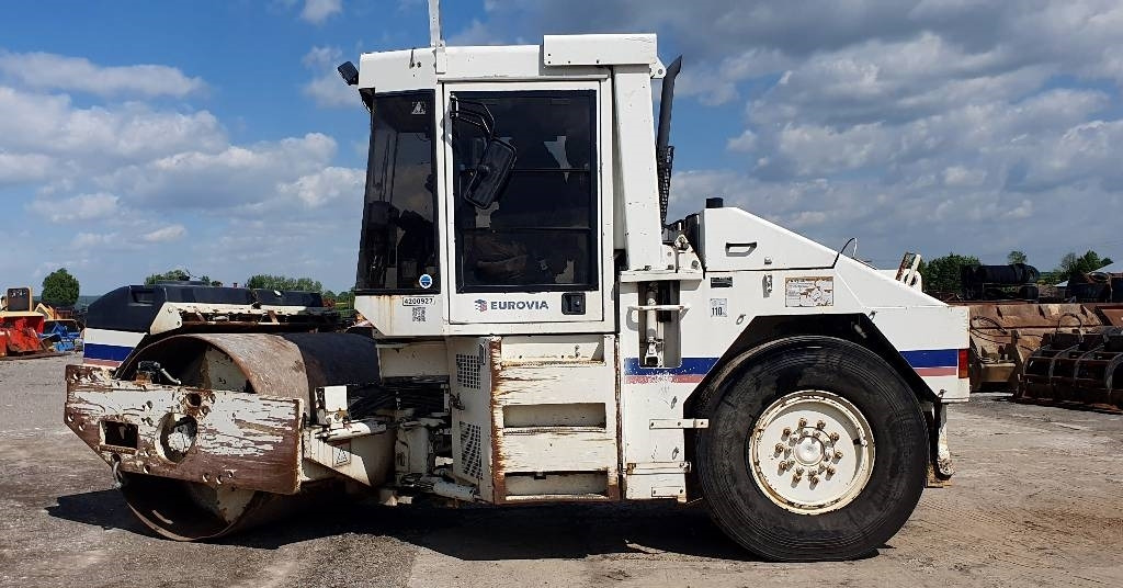CAT CB 535 B - Kombinovani valjak: slika 2 CAT CB 535 B - Kombinovani valjak: slika 2