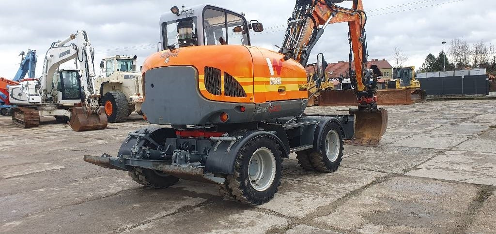 Wacker Neuson Ew100 z rototiltem - Bager točkaš: slika 4 Wacker Neuson Ew100 z rototiltem - Bager točkaš: slika 4