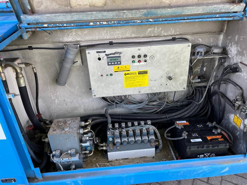 Lift u obliku makaza Holland lift M 250 DL 27 | 2003: slika 9