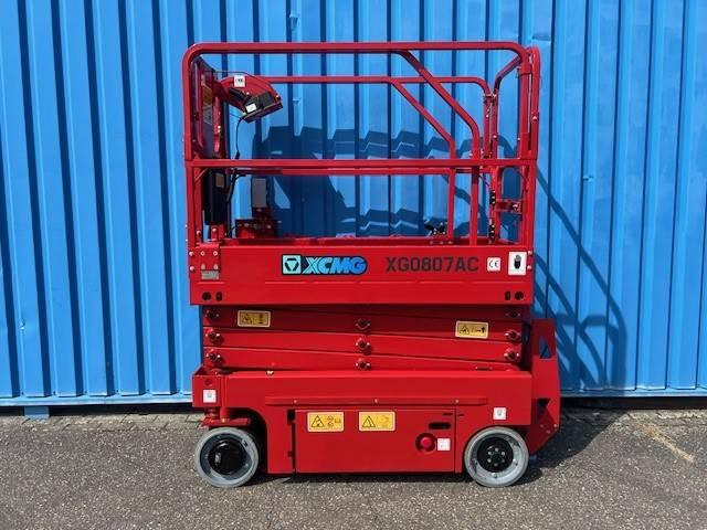 XCMG XG0807 AC | 2025 - Lift u obliku makaza: slika 5 XCMG XG0807 AC | 2025 - Lift u obliku makaza: slika 5