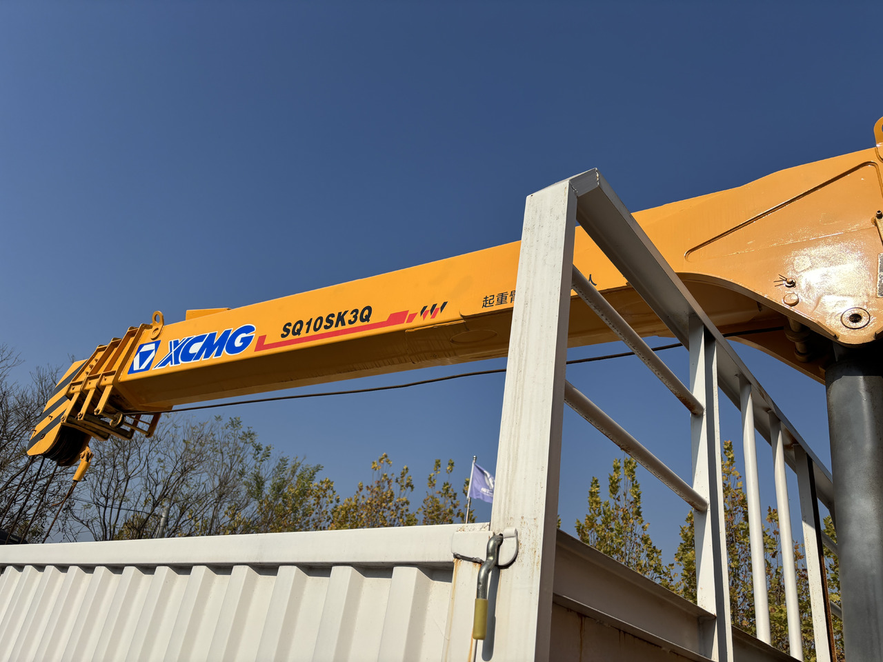 HOWO - Kamion sa dizalicom: slika 5 HOWO - Kamion sa dizalicom: slika 5