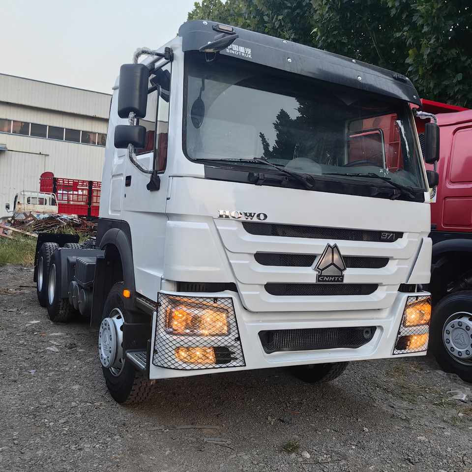 SINOTRUCK HOWO - Tegljač: slika 1 SINOTRUCK HOWO - Tegljač: slika 1