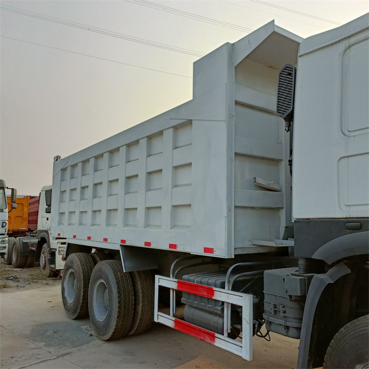 Sinotruck - Istovarivač: slika 5 Sinotruck - Istovarivač: slika 5