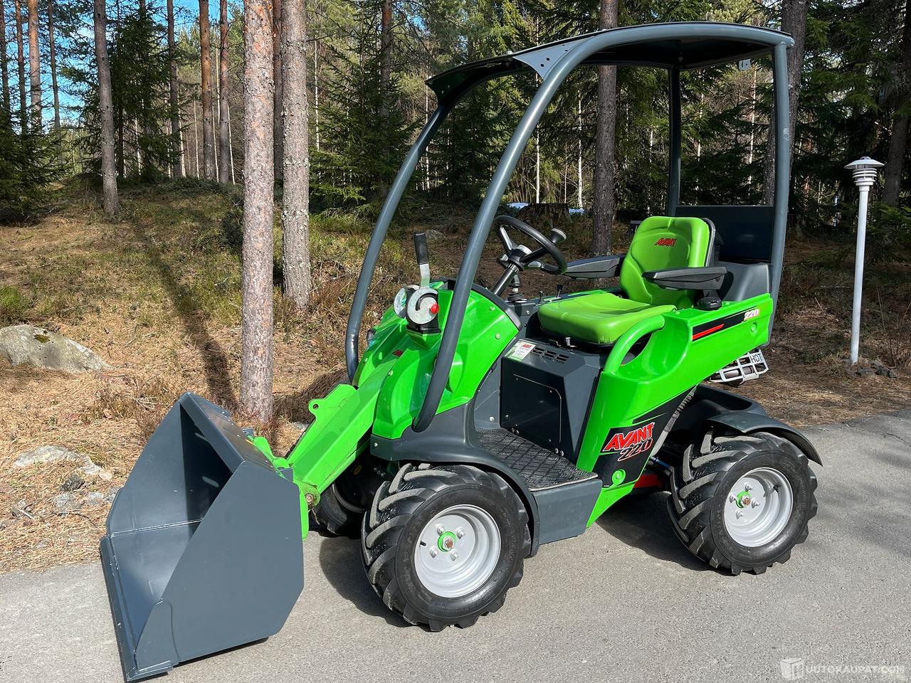 Avant 220 kahdella työlaitteella, 2021, vain 196h,, Jyväskylä - Zglobni utovarivač: slika 2 Avant 220 kahdella työlaitteella, 2021, vain 196h,, Jyväskylä - Zglobni utovarivač: slika 2