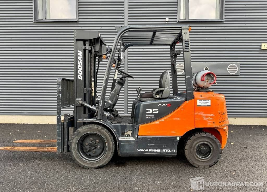 Doosan G 35 C-5, 2009, 3 870 h Kaasutrukki, Lieto - Gasni viljuškar: slika 2 Doosan G 35 C-5, 2009, 3 870 h Kaasutrukki, Lieto - Gasni viljuškar: slika 2