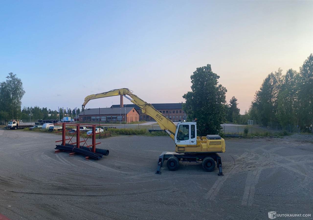 Liebherr 924, 2003, Hyvinkää - Građevinska mašina: slika 1 Liebherr 924, 2003, Hyvinkää - Građevinska mašina: slika 1