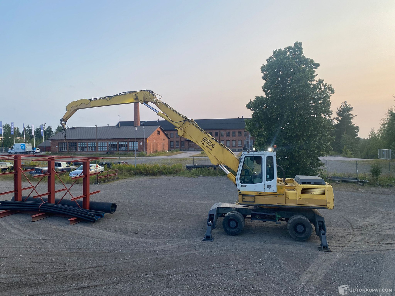 Liebherr 924, 2003, Hyvinkää - Građevinska mašina: slika 2 Liebherr 924, 2003, Hyvinkää - Građevinska mašina: slika 2
