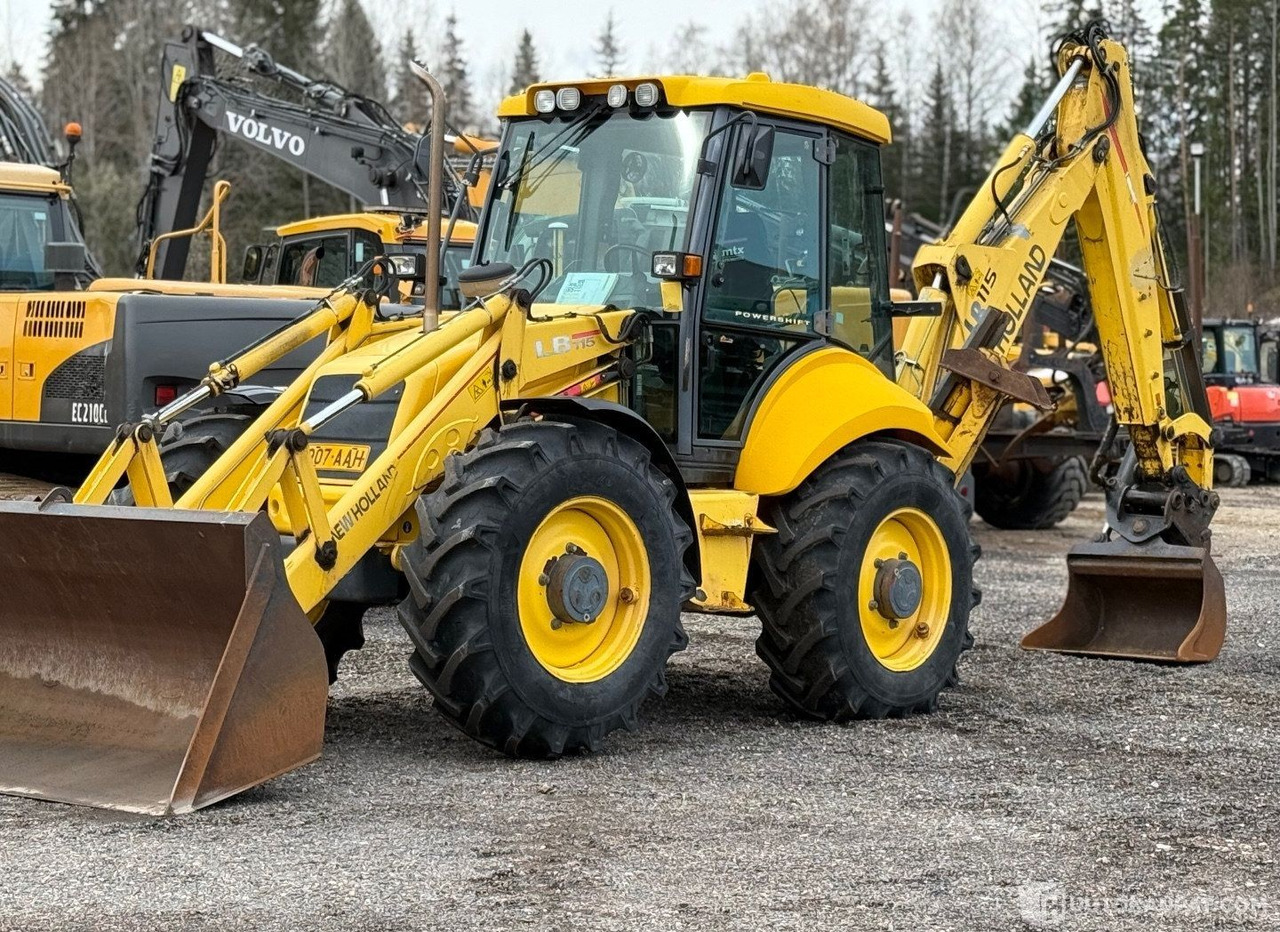 New Holland LB115 4PS, Traktorikaivuri, 7900h, 2001, Lahti - Građevinska mašina: slika 2 New Holland LB115 4PS, Traktorikaivuri, 7900h, 2001, Lahti - Građevinska mašina: slika 2