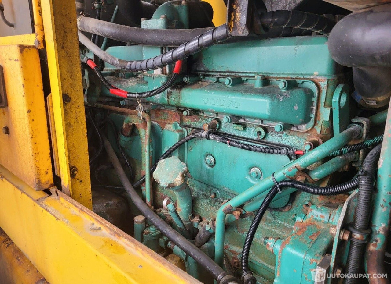 Volvo L70B, 1994, 5.5 l, Diesel, 45 327 h Pyöräkuormaaja, Virrat - Građevinska mašina: slika 5 Volvo L70B, 1994, 5.5 l, Diesel, 45 327 h Pyöräkuormaaja, Virrat - Građevinska mašina: slika 5