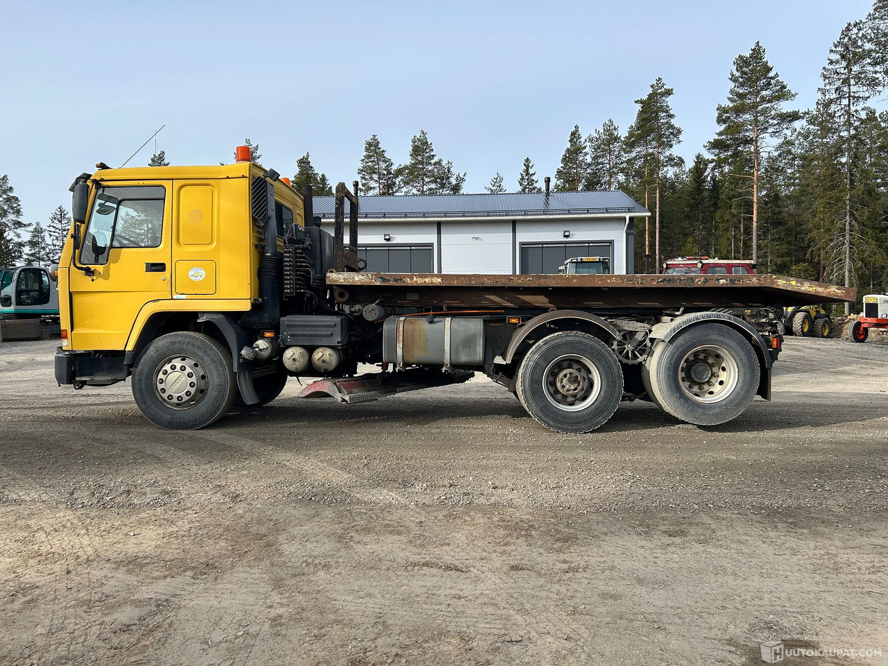 Kamion Volvo FL12  kuorma-auto vaijervaihtolavalaitteilla ja   aurausvarustuksella, 1998, Kruunupyy: slika 1
