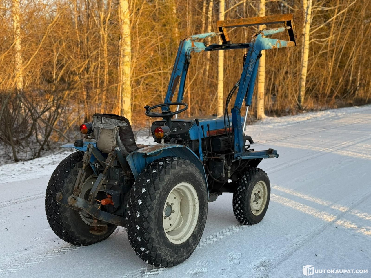 Mitsubishi MT372D compact tractor with front loader — 4WD!, Jyväskylä - Traktor: slika 5 Mitsubishi MT372D compact tractor with front loader — 4WD!, Jyväskylä - Traktor: slika 5