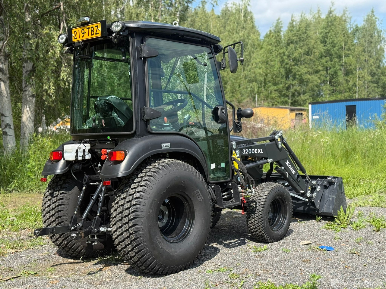 Solis 26 HST ohjaamolla ja etukuormaajalla, 2024, alvillinen, lähes ajamaton, Jyväskylä - Poljoprivredna mašina: slika 4 Solis 26 HST ohjaamolla ja etukuormaajalla, 2024, alvillinen, lähes ajamaton, Jyväskylä - Poljoprivredna mašina: slika 4