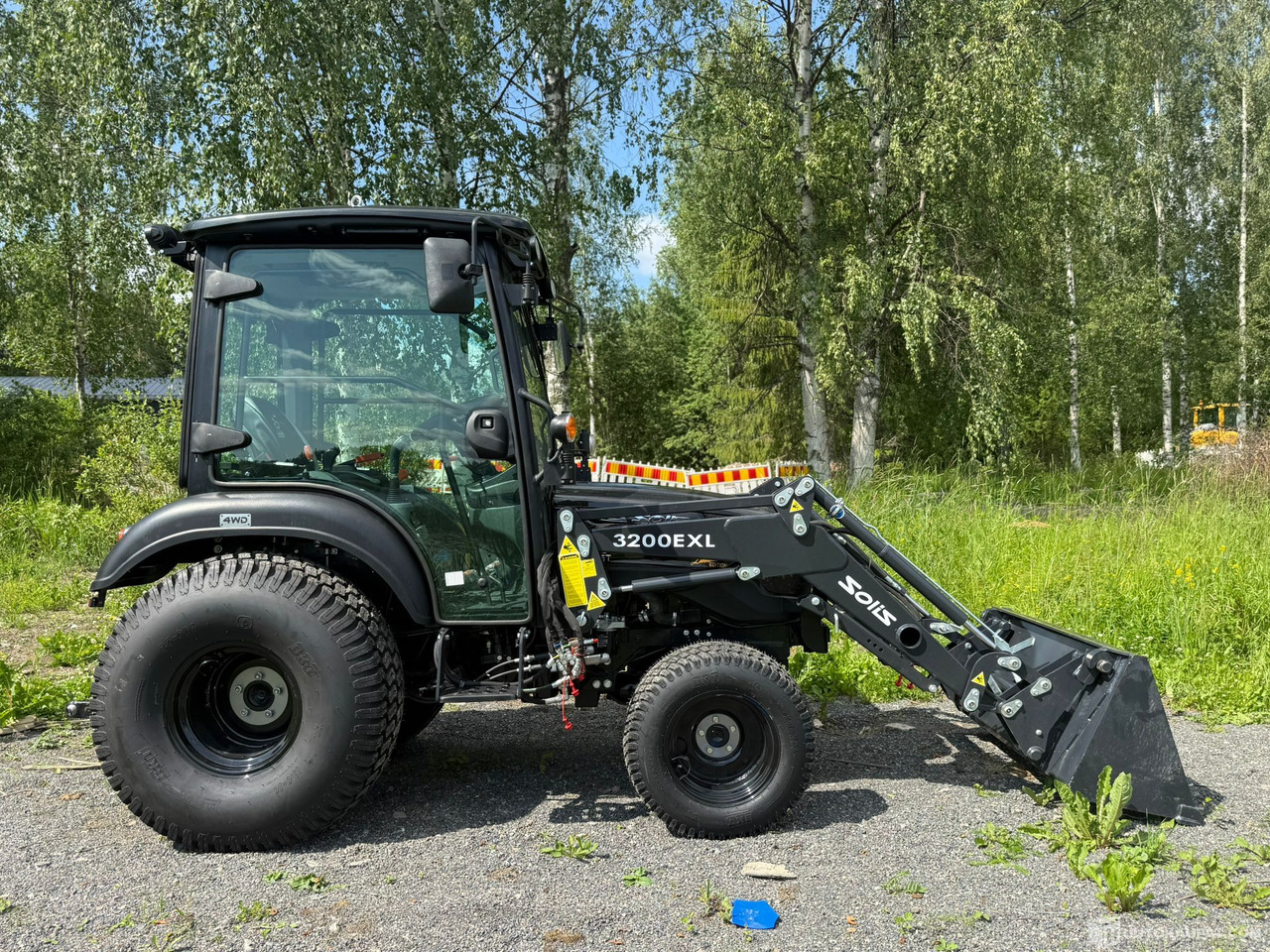 Solis 26 HST ohjaamolla ja etukuormaajalla, 2024, alvillinen, lähes ajamaton, Jyväskylä - Poljoprivredna mašina: slika 5 Solis 26 HST ohjaamolla ja etukuormaajalla, 2024, alvillinen, lähes ajamaton, Jyväskylä - Poljoprivredna mašina: slika 5