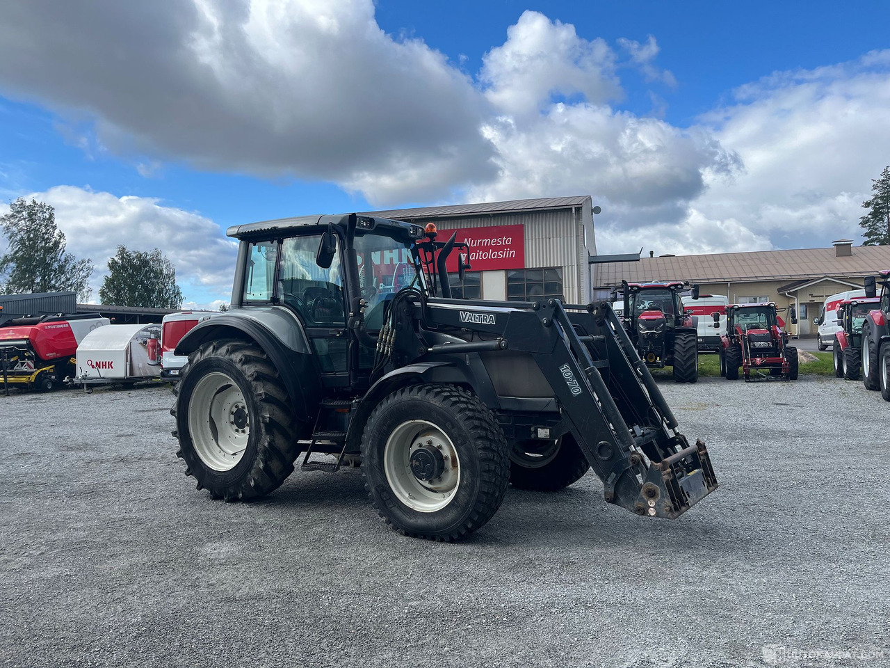 Valtra M130, traktori kuormaajalla, 4755h, 2005, Hämeenlinna - Poljoprivredna mašina: slika 3 Valtra M130, traktori kuormaajalla, 4755h, 2005, Hämeenlinna - Poljoprivredna mašina: slika 3