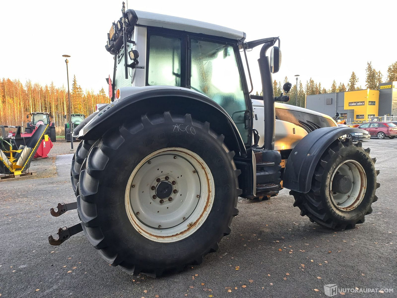 Valtra T213 VERSU, 2013, 11 100 h, Joensuu - Traktor: slika 4 Valtra T213 VERSU, 2013, 11 100 h, Joensuu - Traktor: slika 4