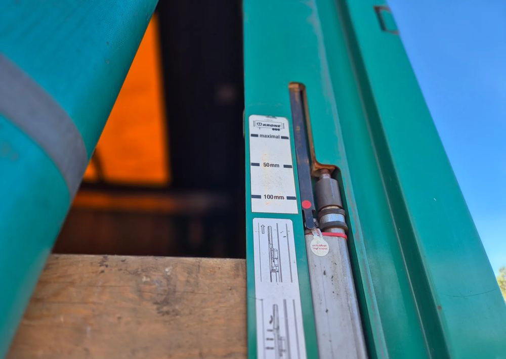 Krone BDE STANDARD PODNOSZONY DACH / z Niemiec PONADGABARYTY POSZERZANA OPONY 80% - Poluprikolica sa ceradom: slika 5 Krone BDE STANDARD PODNOSZONY DACH / z Niemiec PONADGABARYTY POSZERZANA OPONY 80% - Poluprikolica sa ceradom: slika 5