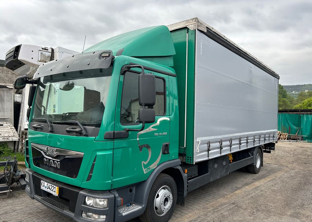 MAN TGL 12.250 6.2m AUTOMAT KLIMA z Niemiec ESP nowe opony EURO 6 / 4.75 rozstaw / zawiesie na wózek widłowy / TOP STAN / okazja nauka jazdy MOŻLIWOŚĆ DOSTOSOWANIA 12t - Kamion sa ceradom: slika 3 MAN TGL 12.250 6.2m AUTOMAT KLIMA z Niemiec ESP nowe opony EURO 6 / 4.75 rozstaw / zawiesie na wózek widłowy / TOP STAN / okazja nauka jazdy MOŻLIWOŚĆ DOSTOSOWANIA 12t - Kamion sa ceradom: slika 3