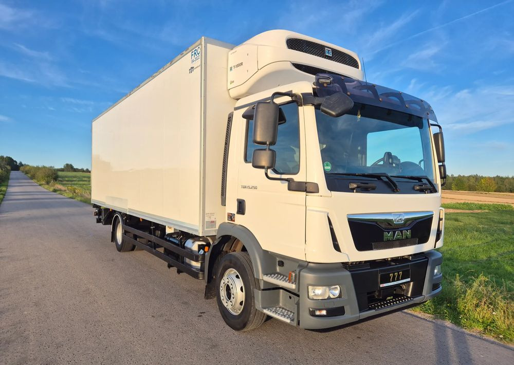 MAN TGM 15.250 7.5m winda AUTOMAT KLIMA z Niemiec EURO 6 / CHŁODNIA T-1000R THERMOKING - Hladnjača: slika 3 MAN TGM 15.250 7.5m winda AUTOMAT KLIMA z Niemiec EURO 6 / CHŁODNIA T-1000R THERMOKING - Hladnjača: slika 3