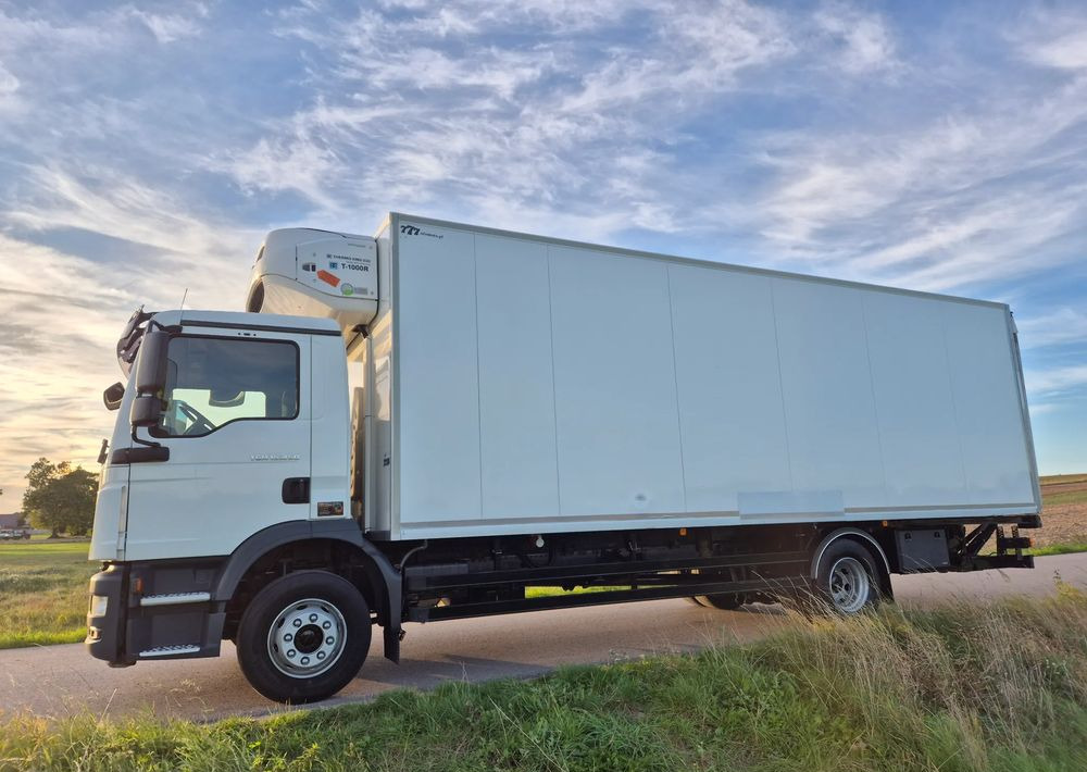 MAN TGM 15.250 7.5m winda AUTOMAT KLIMA z Niemiec EURO 6 / CHŁODNIA T-1000R THERMOKING - Hladnjača: slika 4 MAN TGM 15.250 7.5m winda AUTOMAT KLIMA z Niemiec EURO 6 / CHŁODNIA T-1000R THERMOKING - Hladnjača: slika 4