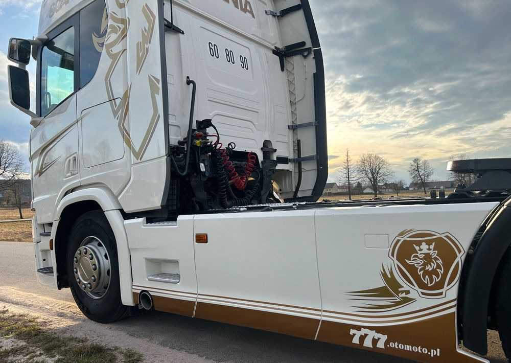 Scania R500 FULL AIR 2019 10x poduszki KLIMA POSTOJOWA / RETARDER / FULL SPOJLER / TOP STAN / od jedynego właściciela ! HYDRAULIKA spod beczki spożywczej ! / do wywrotu ruchomej podłogi beczki TOP TOP - Tegljač: slika 5 Scania R500 FULL AIR 2019 10x poduszki KLIMA POSTOJOWA / RETARDER / FULL SPOJLER / TOP STAN / od jedynego właściciela ! HYDRAULIKA spod beczki spożywczej ! / do wywrotu ruchomej podłogi beczki TOP TOP - Tegljač: slika 5