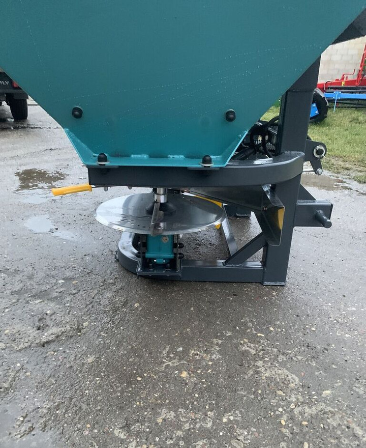New RNZ 600 ,800.1000 L - Rasipač veštačkog đubriva: slika 3 New RNZ 600 ,800.1000 L - Rasipač veštačkog đubriva: slika 3