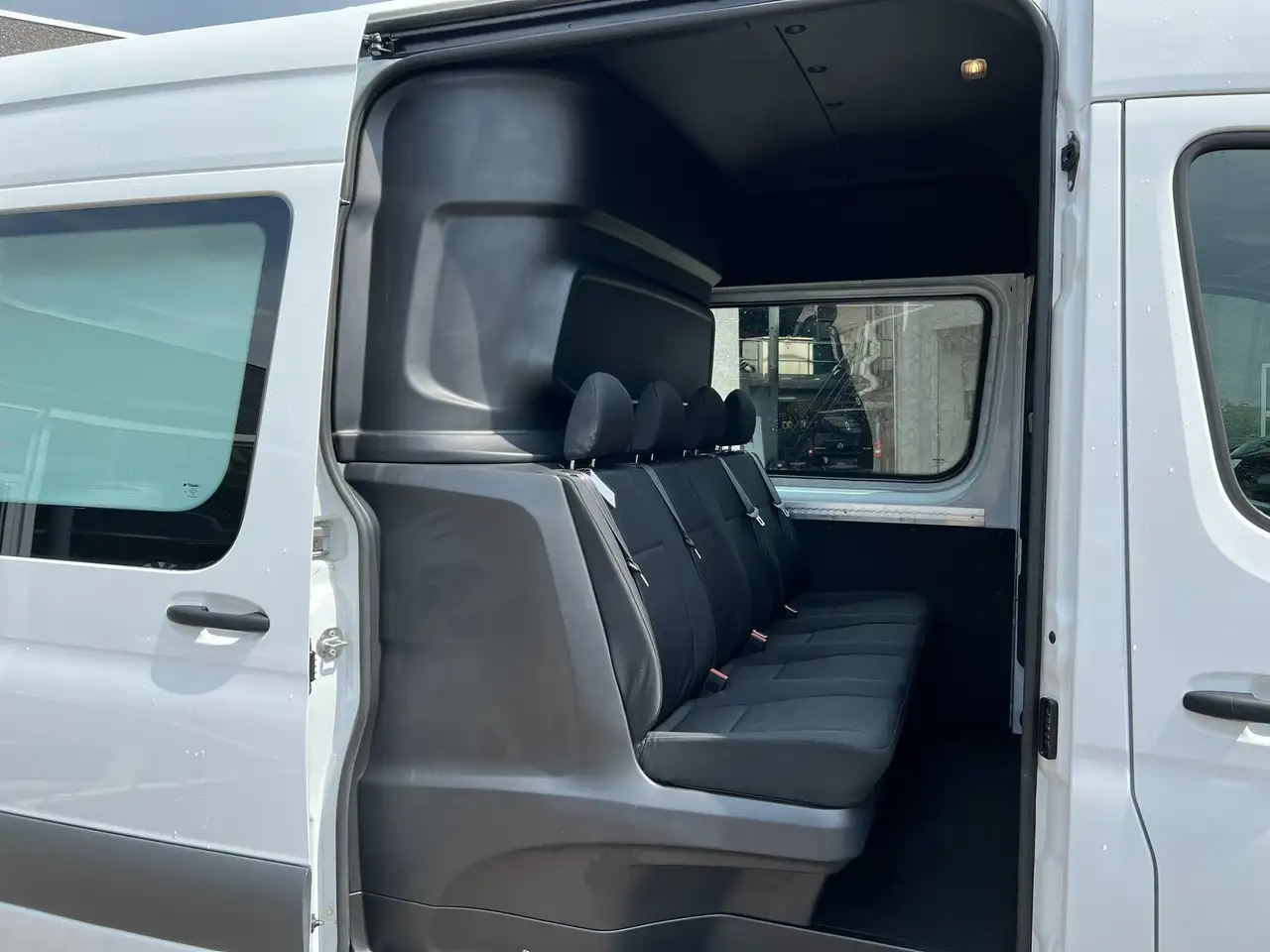 Mercedes-Benz Sprinter 315 L3H2 (37.500€ex) 3.5T SLEEP | DUB CAB 7PL - Dostavno vozilo sa duplom kabinom: slika 4 Mercedes-Benz Sprinter 315 L3H2 (37.500€ex) 3.5T SLEEP | DUB CAB 7PL - Dostavno vozilo sa duplom kabinom: slika 4