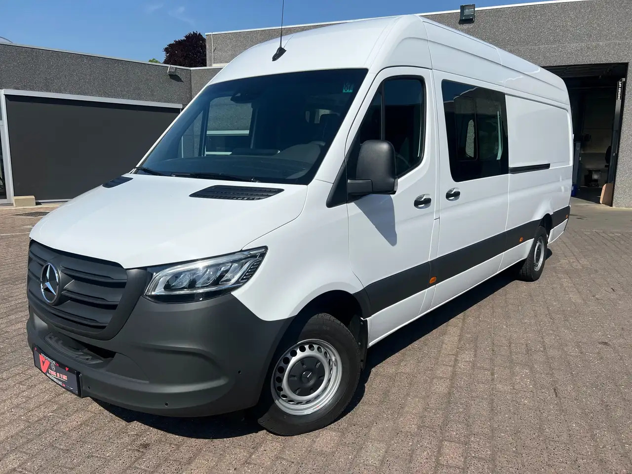 Mercedes-Benz Sprinter 317 L3H2 (37.000ex) 9G-TRONIC CAMERA PTS MBUX PANO - Furgon: slika 2 Mercedes-Benz Sprinter 317 L3H2 (37.000ex) 9G-TRONIC CAMERA PTS MBUX PANO - Furgon: slika 2