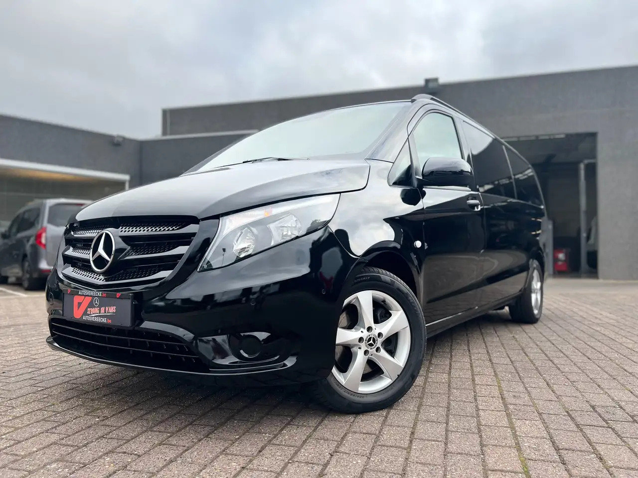 Mercedes-Benz Vito 116 A2/L2 (38.500€ex)EDITION TOURER PRO,9G-TRON - Putnički kombi: slika 2 Mercedes-Benz Vito 116 A2/L2 (38.500€ex)EDITION TOURER PRO,9G-TRON - Putnički kombi: slika 2