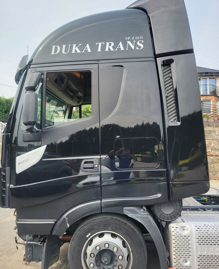 IVECO Stralis Hi-Way EEV 2017r. IVECO Iveco Stralis Hi-Way EEV 2017r. truck - Aerodinamika/ Spojler za Kamion: slika 5 IVECO Stralis Hi-Way EEV 2017r. IVECO Iveco Stralis Hi-Way EEV 2017r. truck - Aerodinamika/ Spojler za Kamion: slika 5