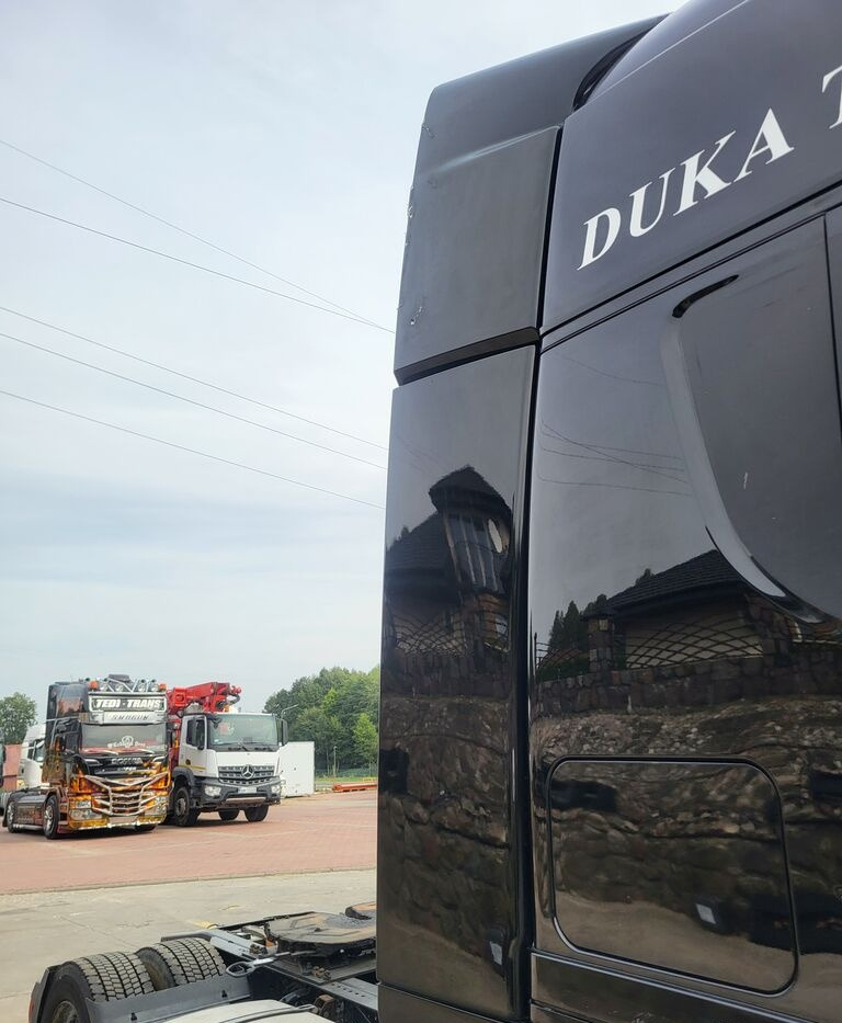 IVECO Stralis Hi-Way EEV 2017r. IVECO Iveco Stralis Hi-Way EEV 2017r. truck - Aerodinamika/ Spojler za Kamion: slika 1 IVECO Stralis Hi-Way EEV 2017r. IVECO Iveco Stralis Hi-Way EEV 2017r. truck - Aerodinamika/ Spojler za Kamion: slika 1