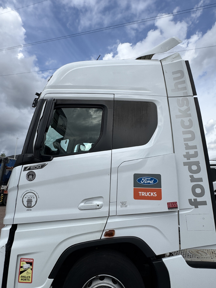 FORD F-MAX TRUCKS 500 - Kabina: slika 4 FORD F-MAX TRUCKS 500 - Kabina: slika 4