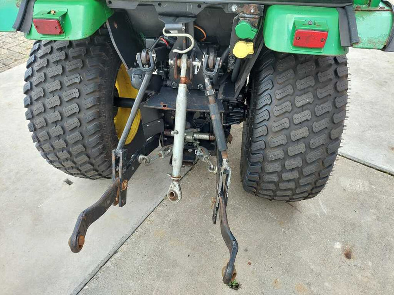 John Deere 2320 - Traktor: slika 5 John Deere 2320 - Traktor: slika 5