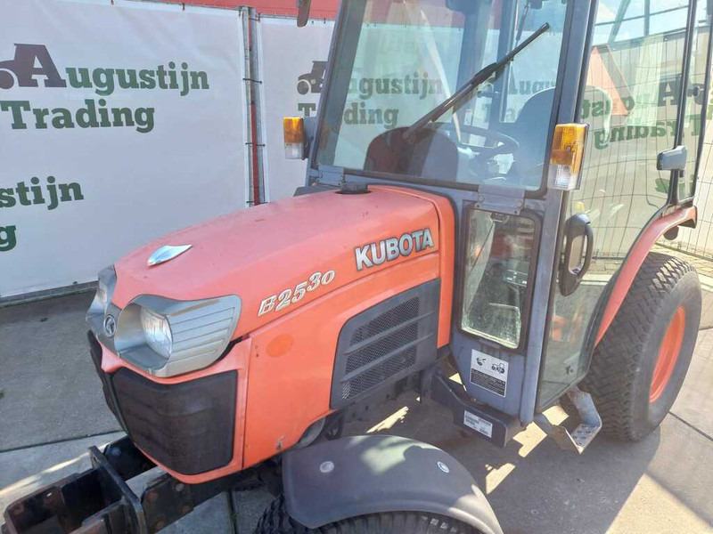 Kubota B2530 - Mali traktor: slika 4 Kubota B2530 - Mali traktor: slika 4