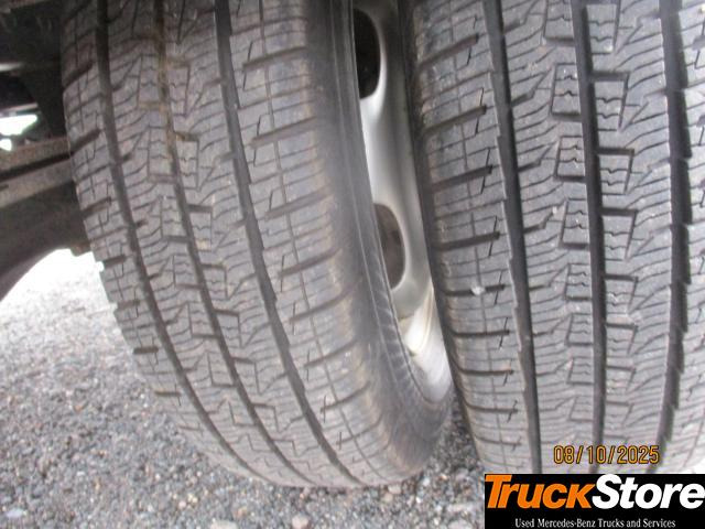 FUSO Canter 3C15 - Dostavno vozilo sa zatvorenim sandukom: slika 2 FUSO Canter 3C15 - Dostavno vozilo sa zatvorenim sandukom: slika 2