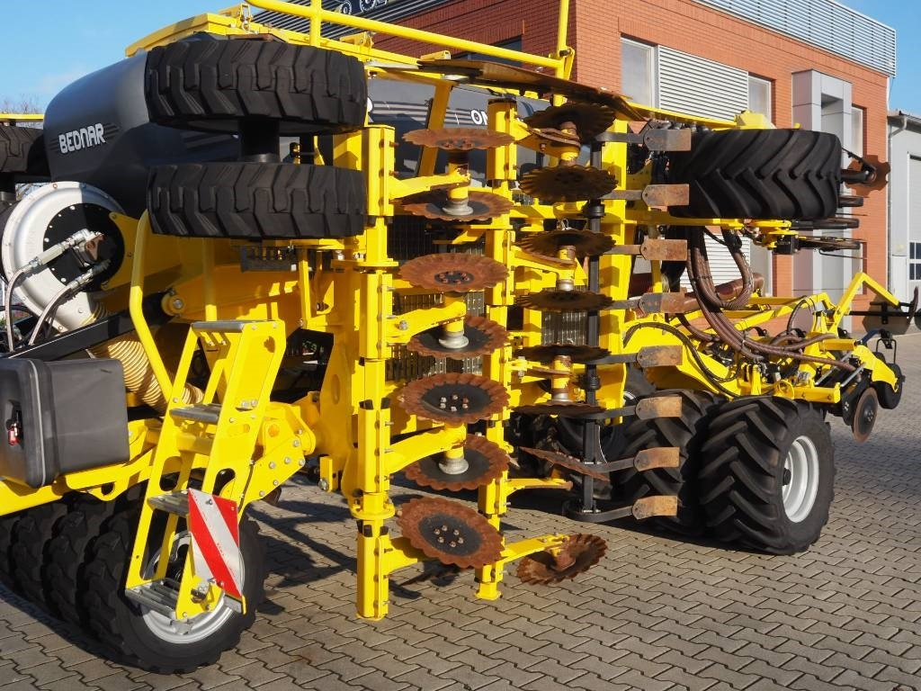 Kombinovana mašina za setvu Bednar OMEGA OO 4000L: slika 8