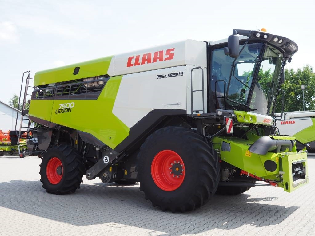 Claas Lexion 7500 + V930 - Kombinovani kombajn: slika 4 Claas Lexion 7500 + V930 - Kombinovani kombajn: slika 4