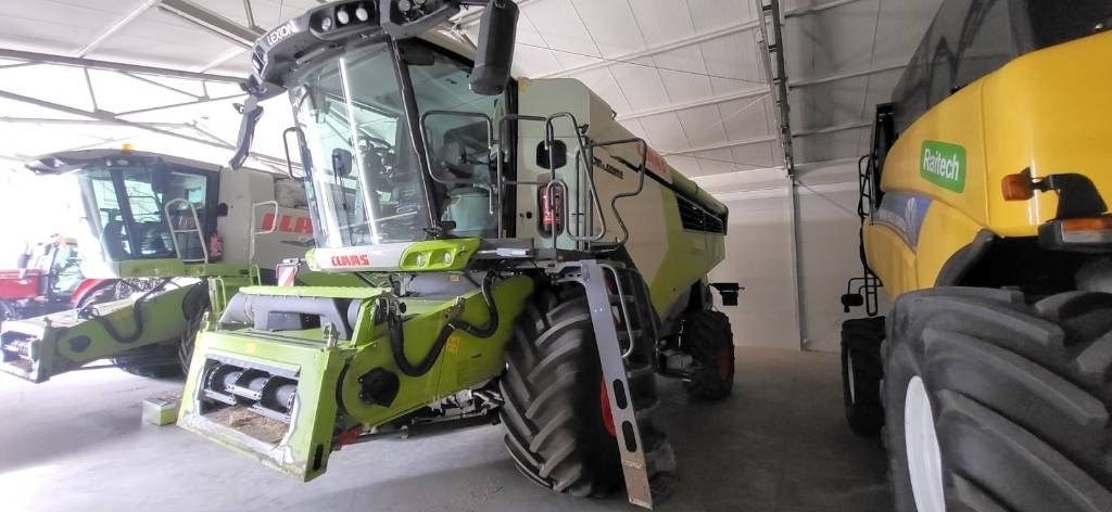 Claas Lexion 7500 + V930  - Kombinovani kombajn: slika 2 Claas Lexion 7500 + V930  - Kombinovani kombajn: slika 2