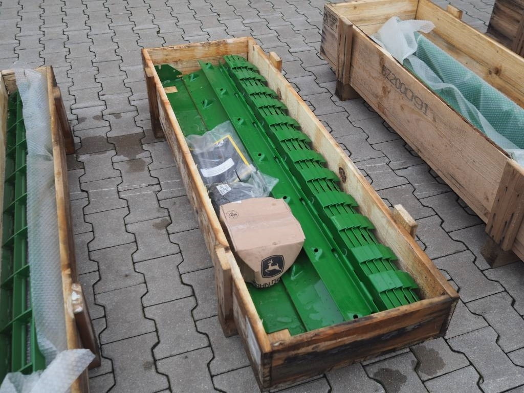 John Deere T660, T670 retrofit kit on corn - Dodatak za kombajn: slika 4 John Deere T660, T670 retrofit kit on corn - Dodatak za kombajn: slika 4