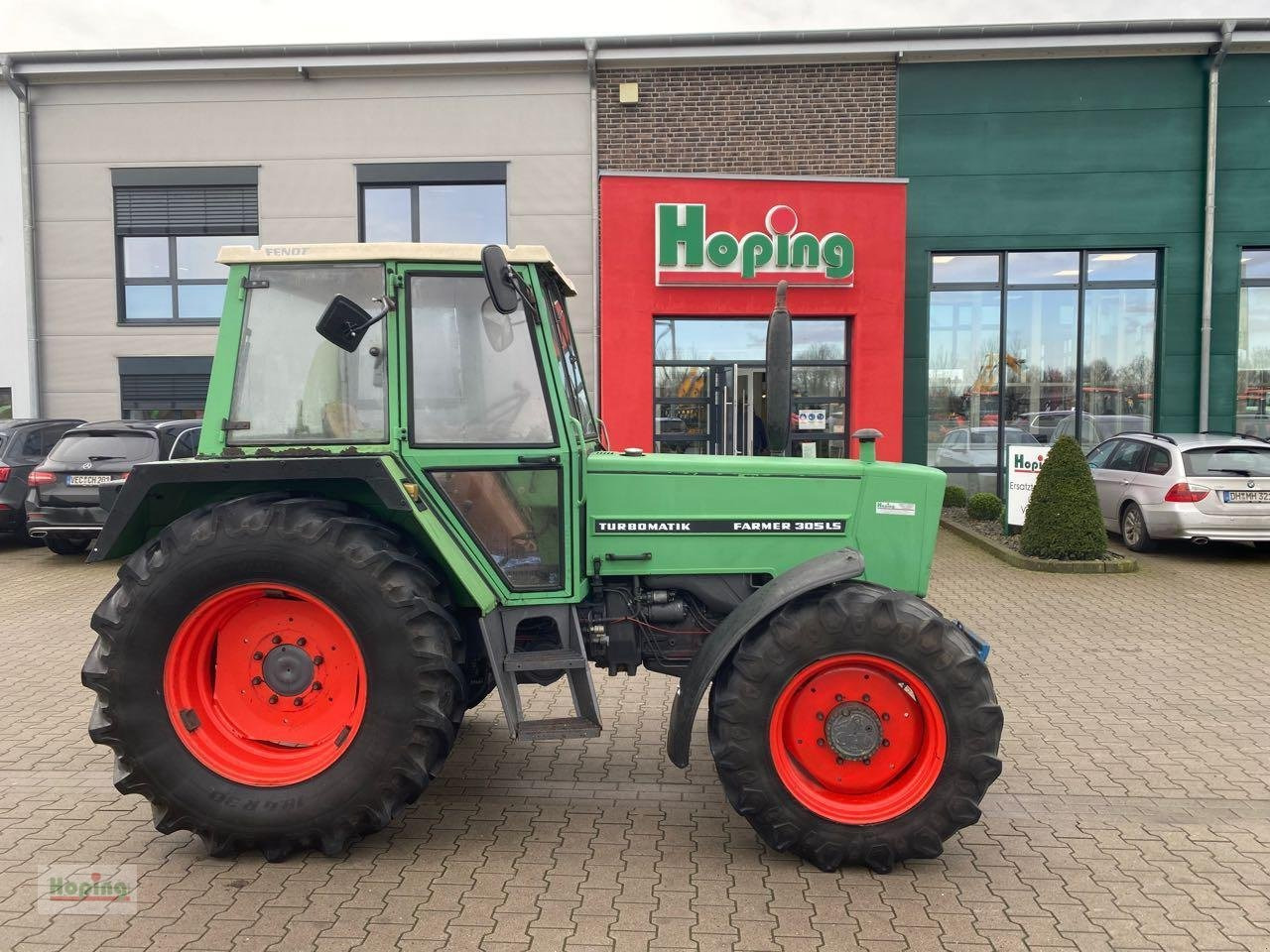 Fendt 305 - Traktor: slika 1 Fendt 305 - Traktor: slika 1