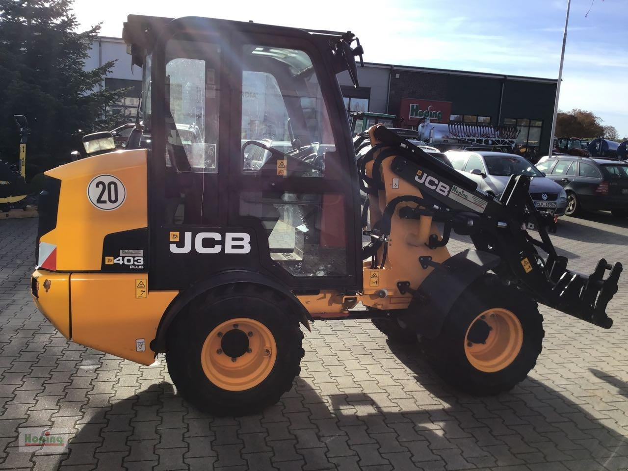 JCB 403 PLUS - Zglobni utovarivač: slika 4 JCB 403 PLUS - Zglobni utovarivač: slika 4