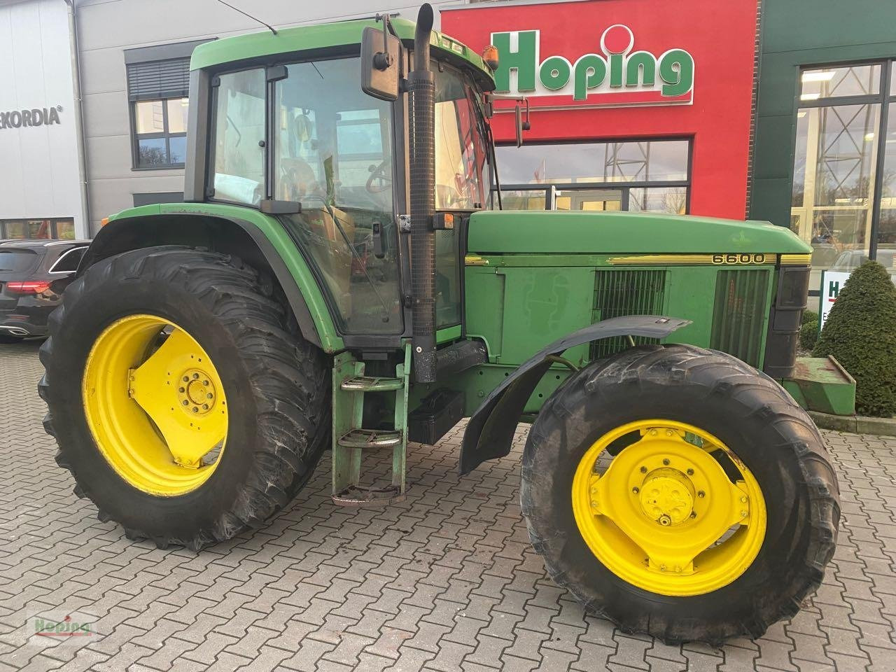 John Deere 6600 - Traktor: slika 1 John Deere 6600 - Traktor: slika 1