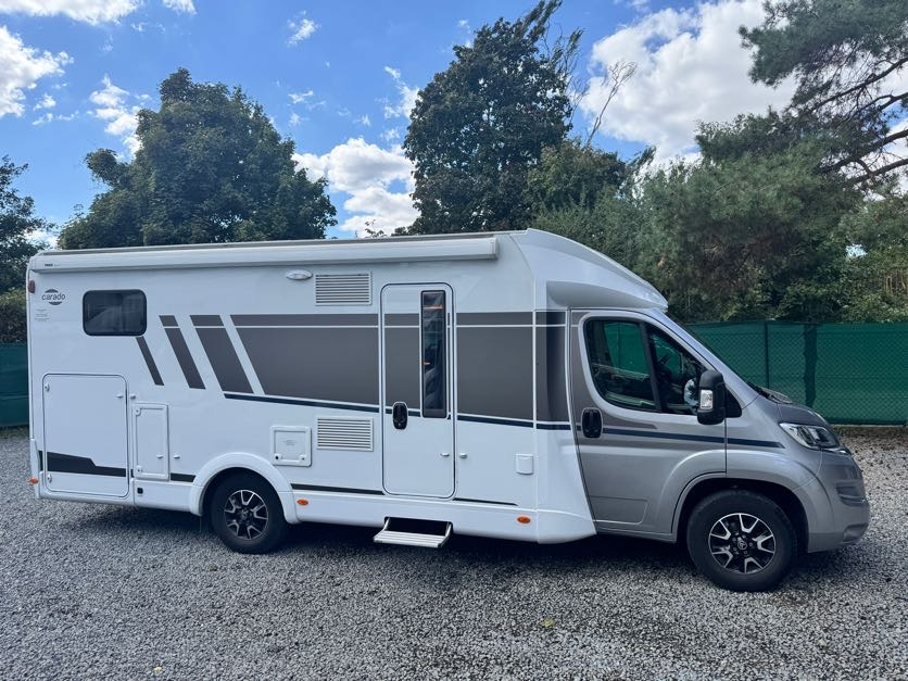 CARADO T447 PRO+ , camera, radio, awning, bike holder, LPG, ALU - Poluintegrisani kamper: slika 1 CARADO T447 PRO+ , camera, radio, awning, bike holder, LPG, ALU - Poluintegrisani kamper: slika 1