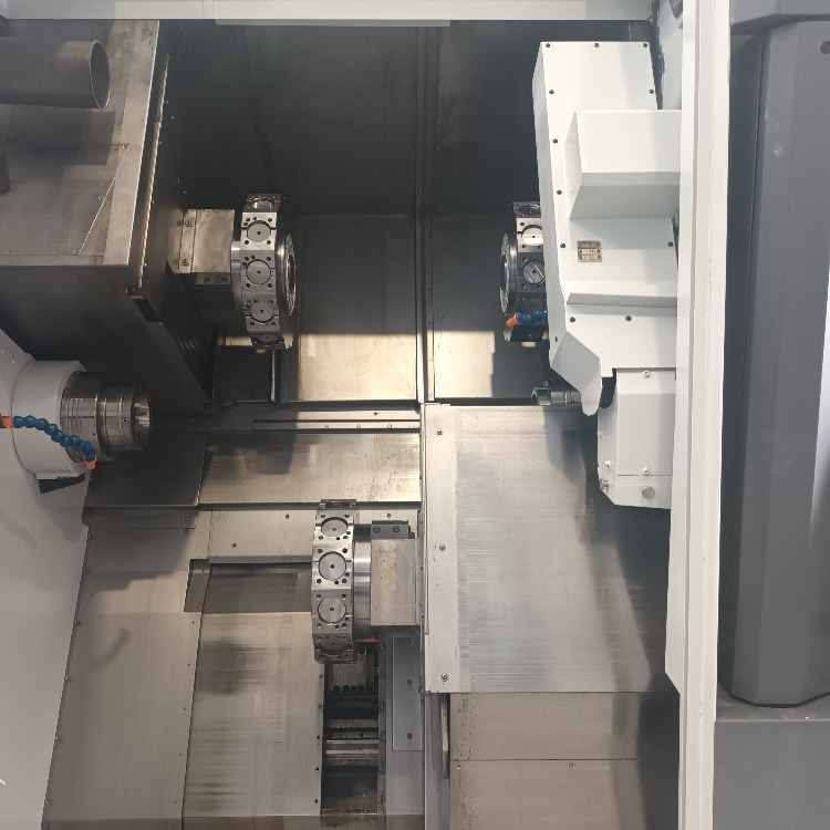Tornio Cnc a tre torrette Nakamura NTY3-250 - Strug za metal: slika 2 Tornio Cnc a tre torrette Nakamura NTY3-250 - Strug za metal: slika 2