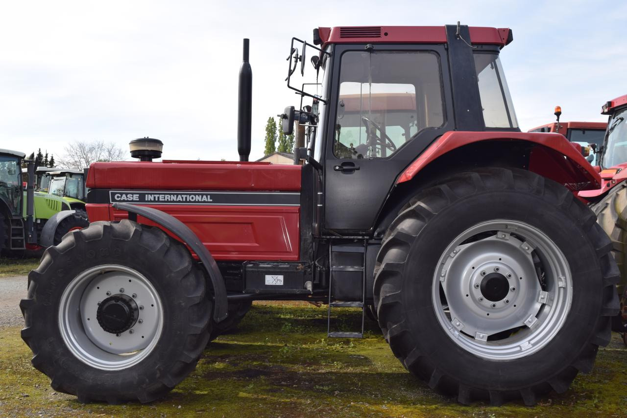 Case-IH 1455 XL A - Traktor: slika 1 Case-IH 1455 XL A - Traktor: slika 1
