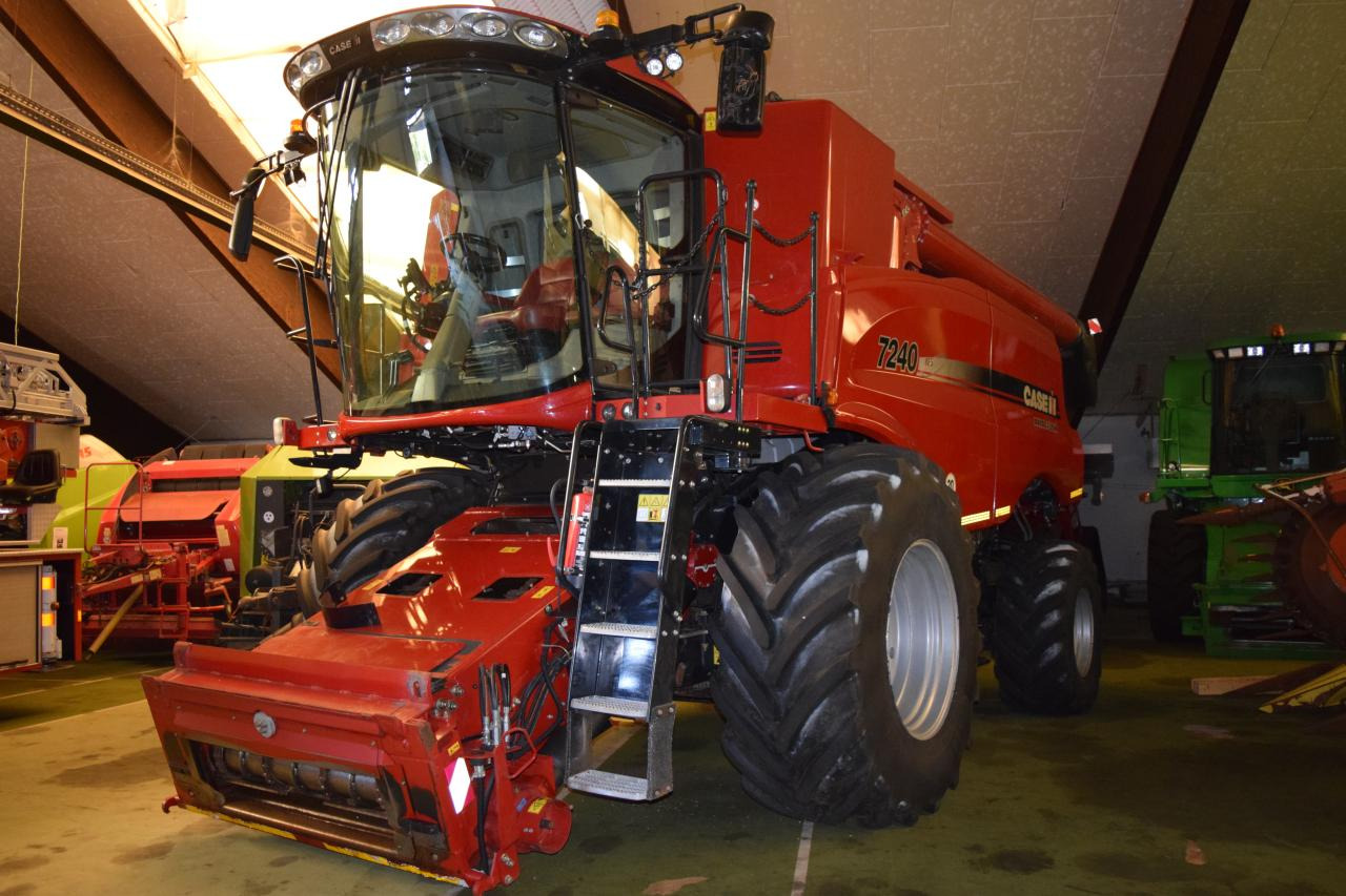 Case-IH 7240 Axial Flow - Kombinovani kombajn: slika 2 Case-IH 7240 Axial Flow - Kombinovani kombajn: slika 2